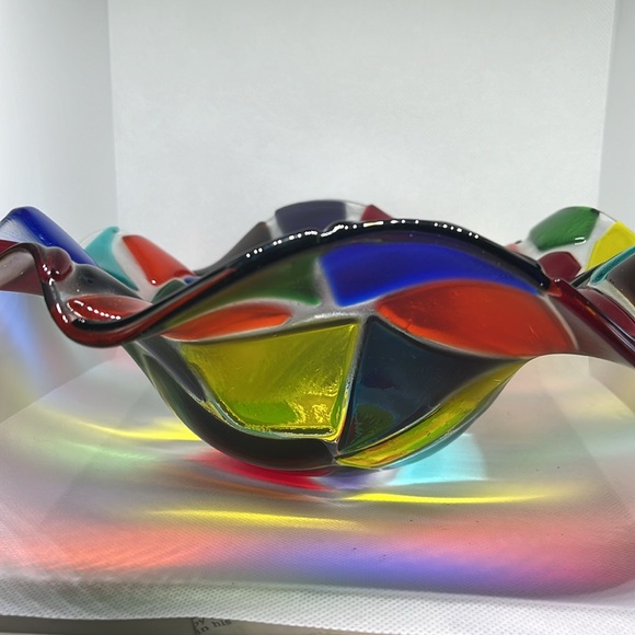 Fused art glass bowl - Picture 3 of 15